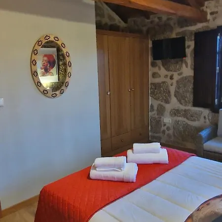 Rustic Retreat-country House *