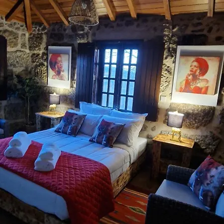 Rustic Retreat-country House *