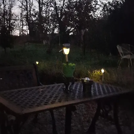 Rustic Retreat-country House *