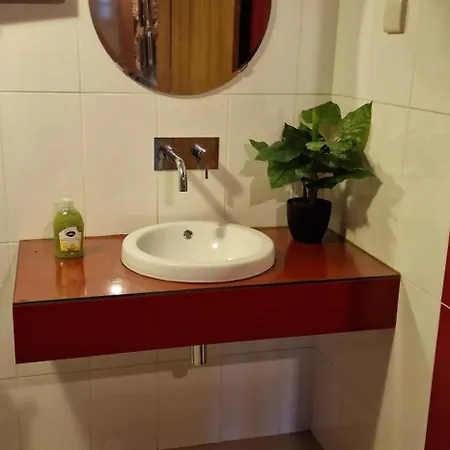 Rustic Retreat-country House *