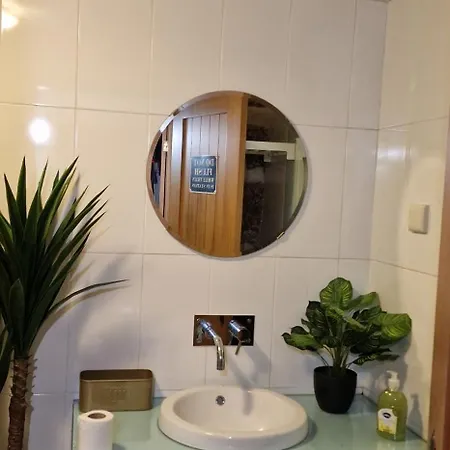 Rustic Retreat-country House Landsted