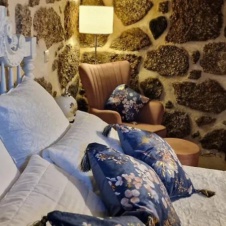 Rustic Retreat-country House