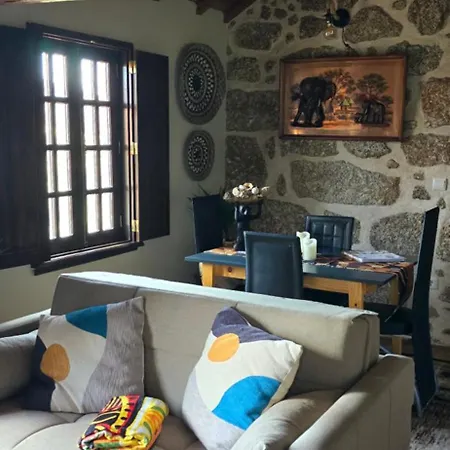 Hétvégi ház Rustic Retreat-country House