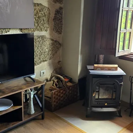 Hétvégi ház Rustic Retreat-country House Tondela