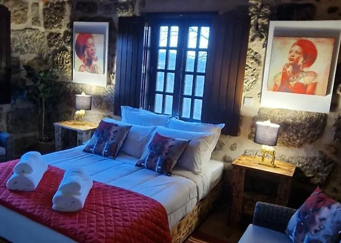 Rustic Retreat-country House *