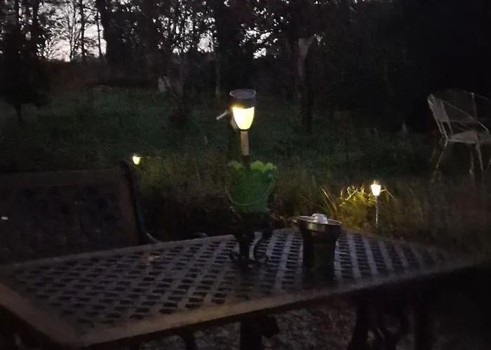 Rustic Retreat-country House *