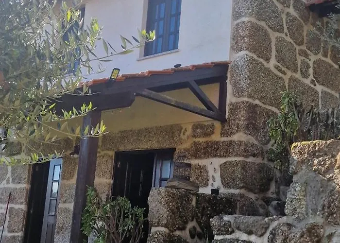 Rustic Retreat-country House בית כפרי