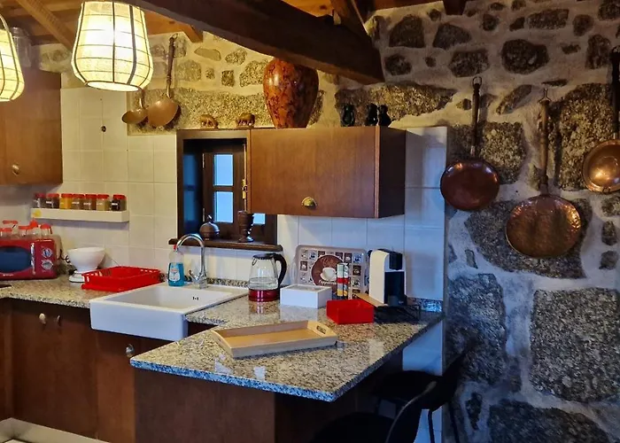 Rustic Retreat-country House * טונדלה